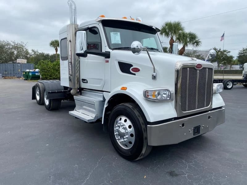 2025 Peterbilt 567 in Fort Pierce, FL — photo 11