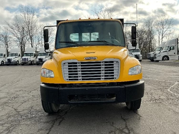 2020 Freightliner M2 106 in Dayton, OH — photo 2