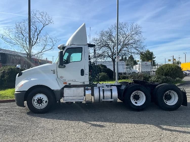 2019 International LT in West Sacramento, CA — photo 4