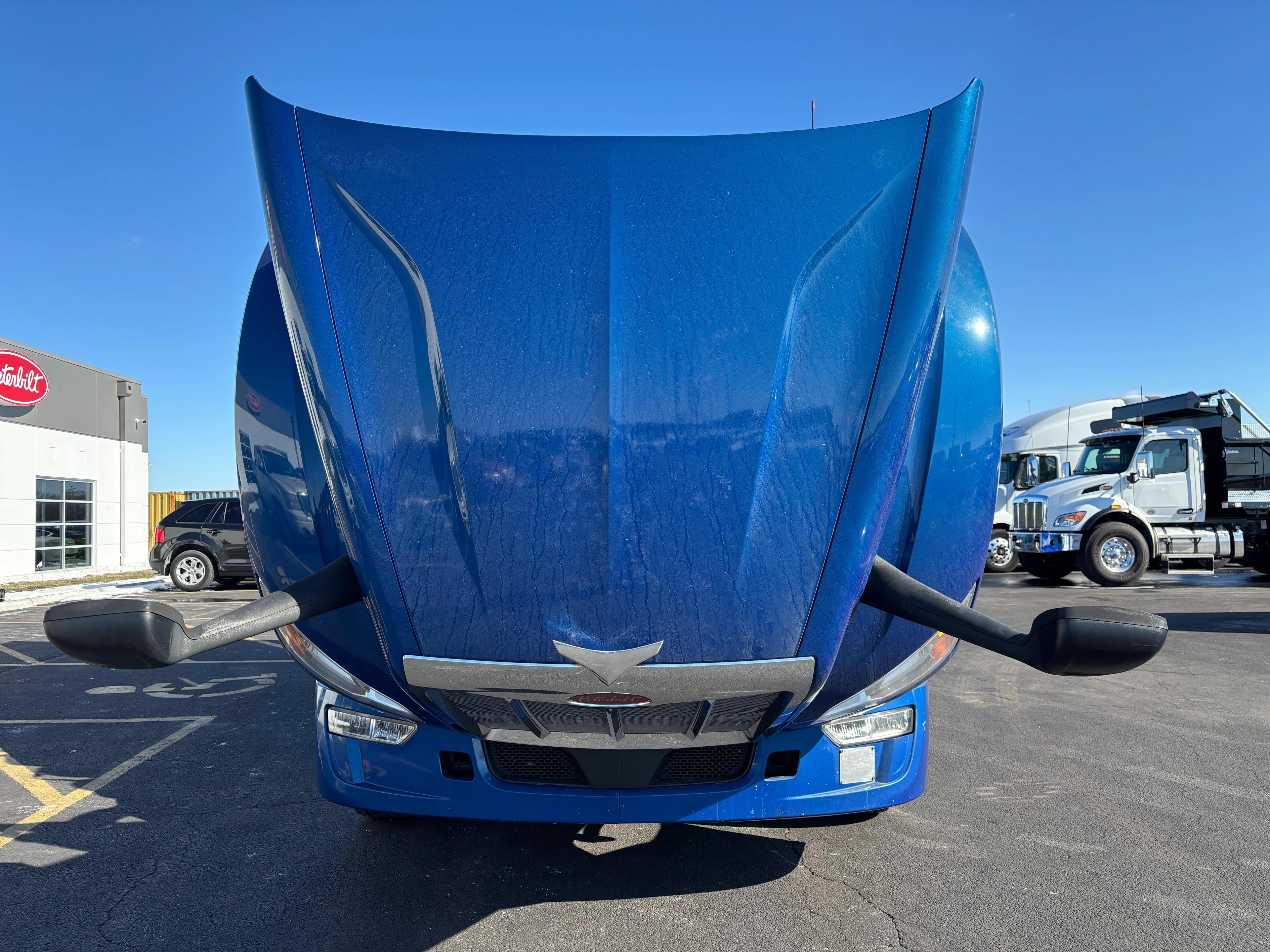 2023 Peterbilt 579 in Springfield, MO — photo 4