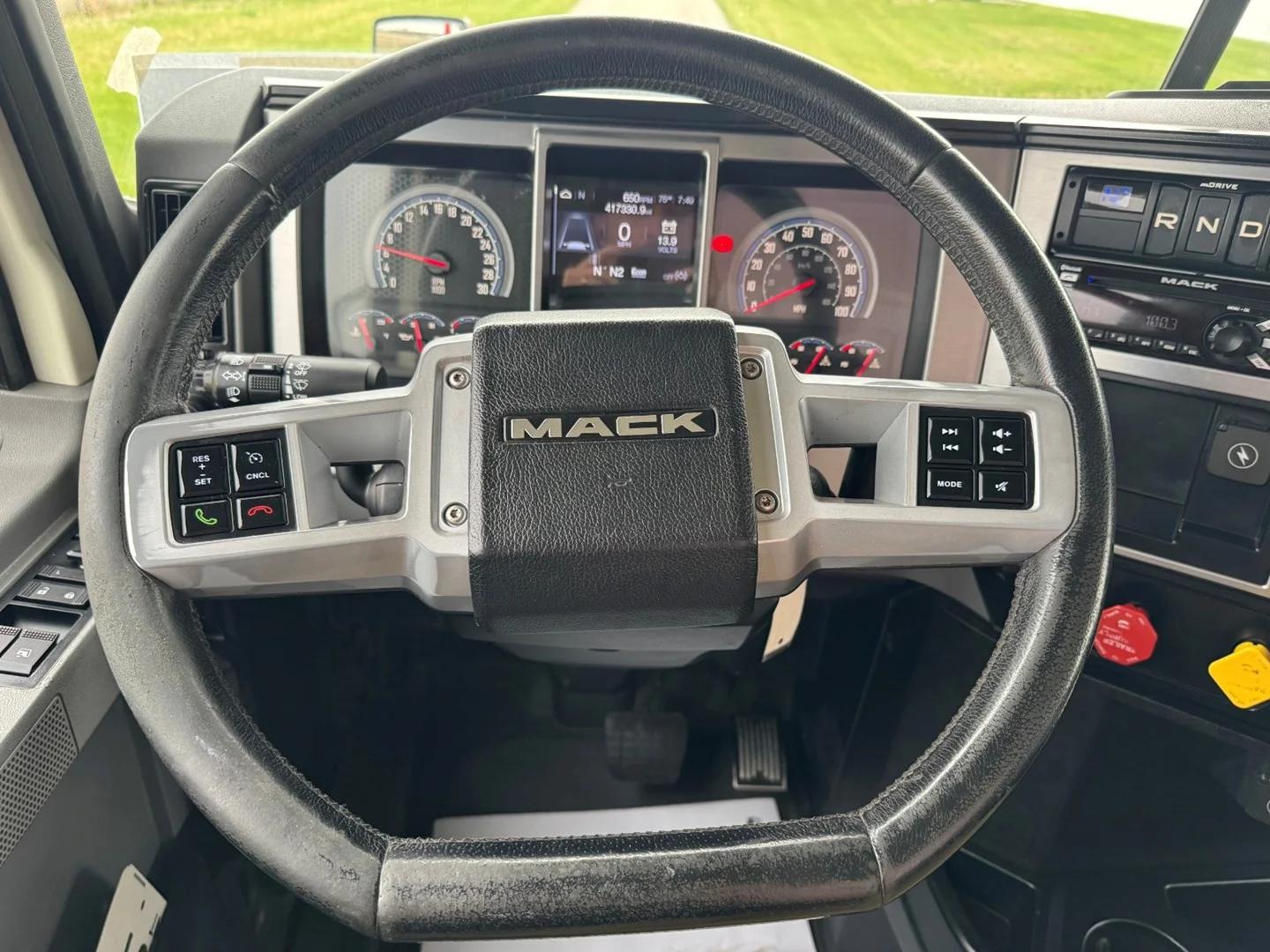 2021 Mack Anthem in Ankeny, IA — photo 14