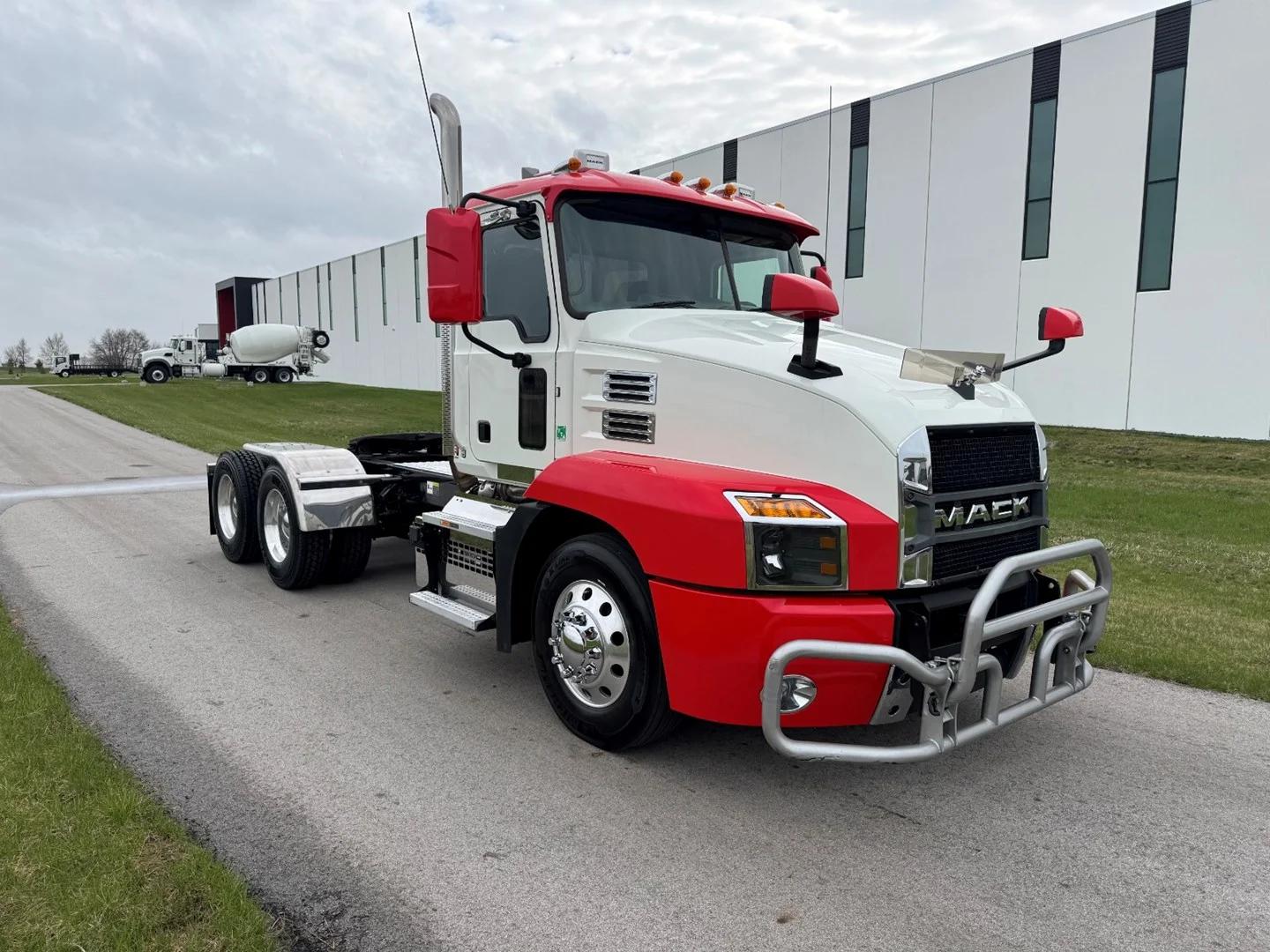 2021 Mack Anthem in Ankeny, IA — photo 8