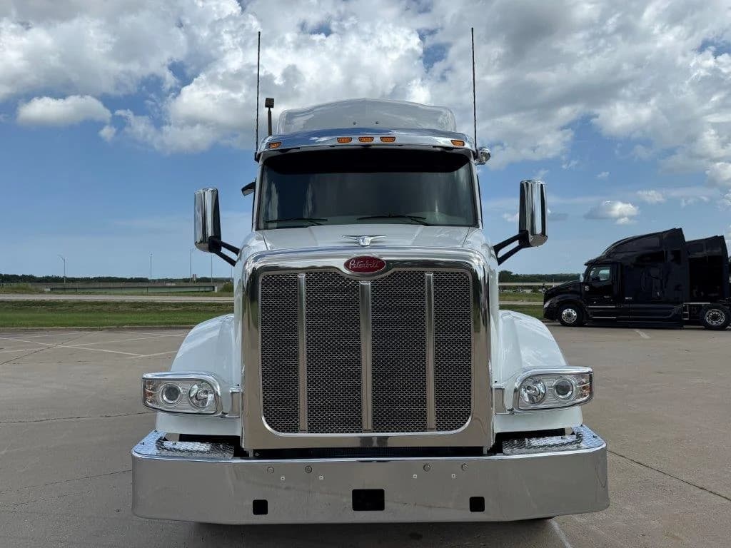 2022 Peterbilt 567 in Springfield, MO — photo 8