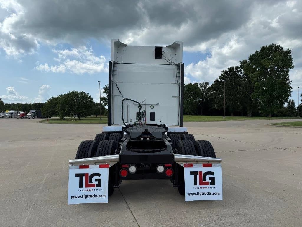 2022 Peterbilt 567 in Springfield, MO — photo 4