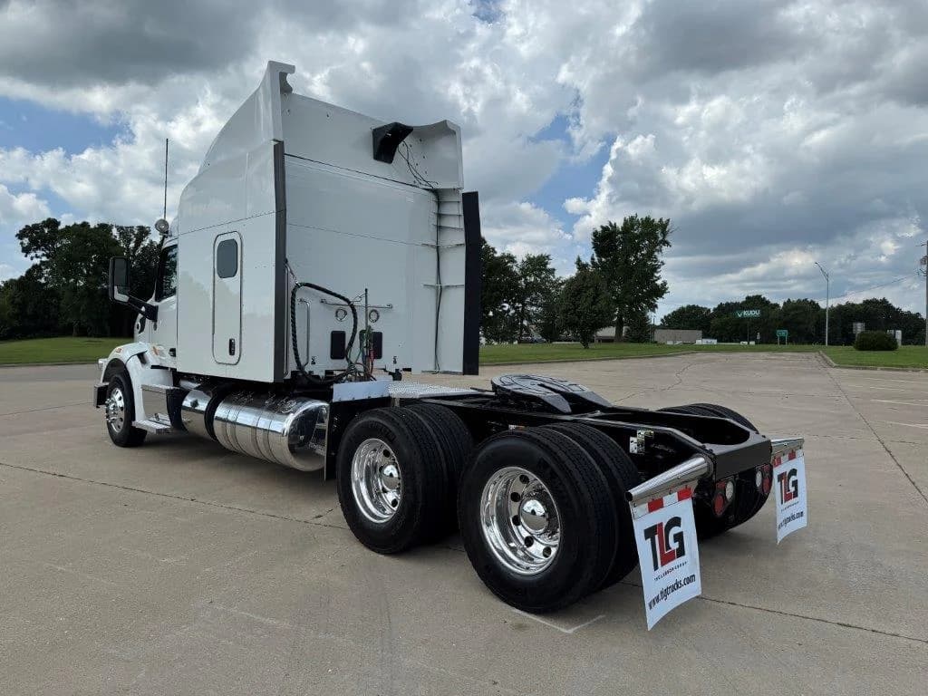 2022 Peterbilt 567 in Springfield, MO — photo 3