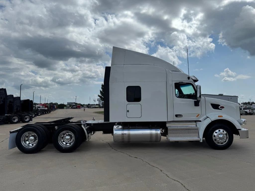 2022 Peterbilt 567 in Springfield, MO — photo 6