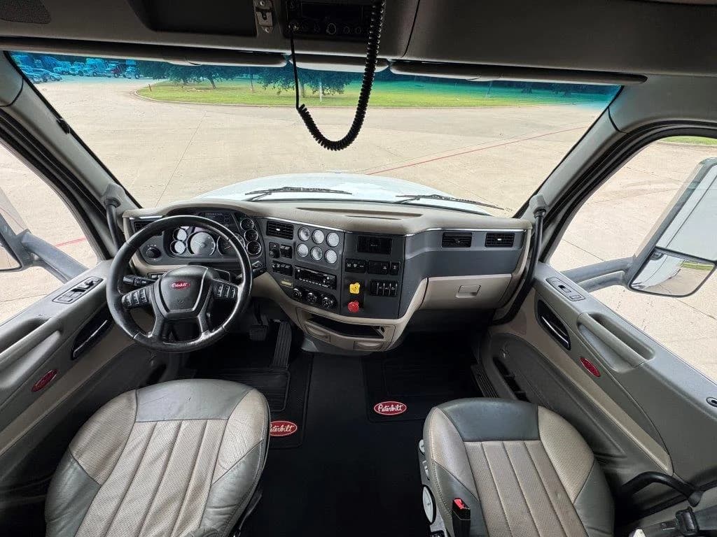 2022 Peterbilt 567 in Springfield, MO — photo 15