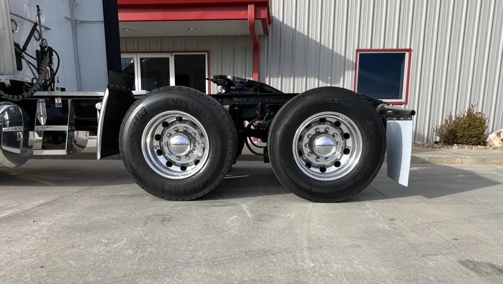 2022 Peterbilt 567 in Hattiesburg, MS — photo 10