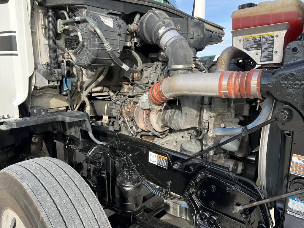 2022 Peterbilt 567 in Hattiesburg, MS — photo 8
