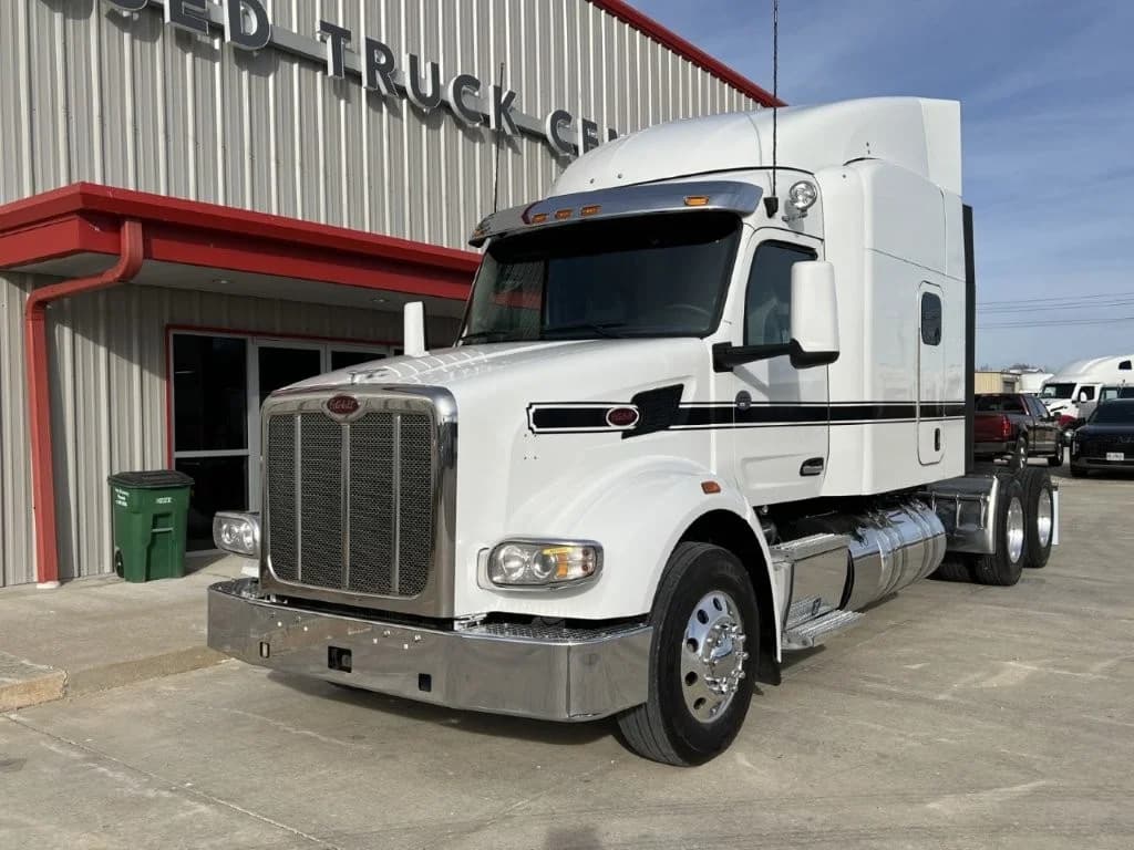 2022 Peterbilt 567 in Hattiesburg, MS