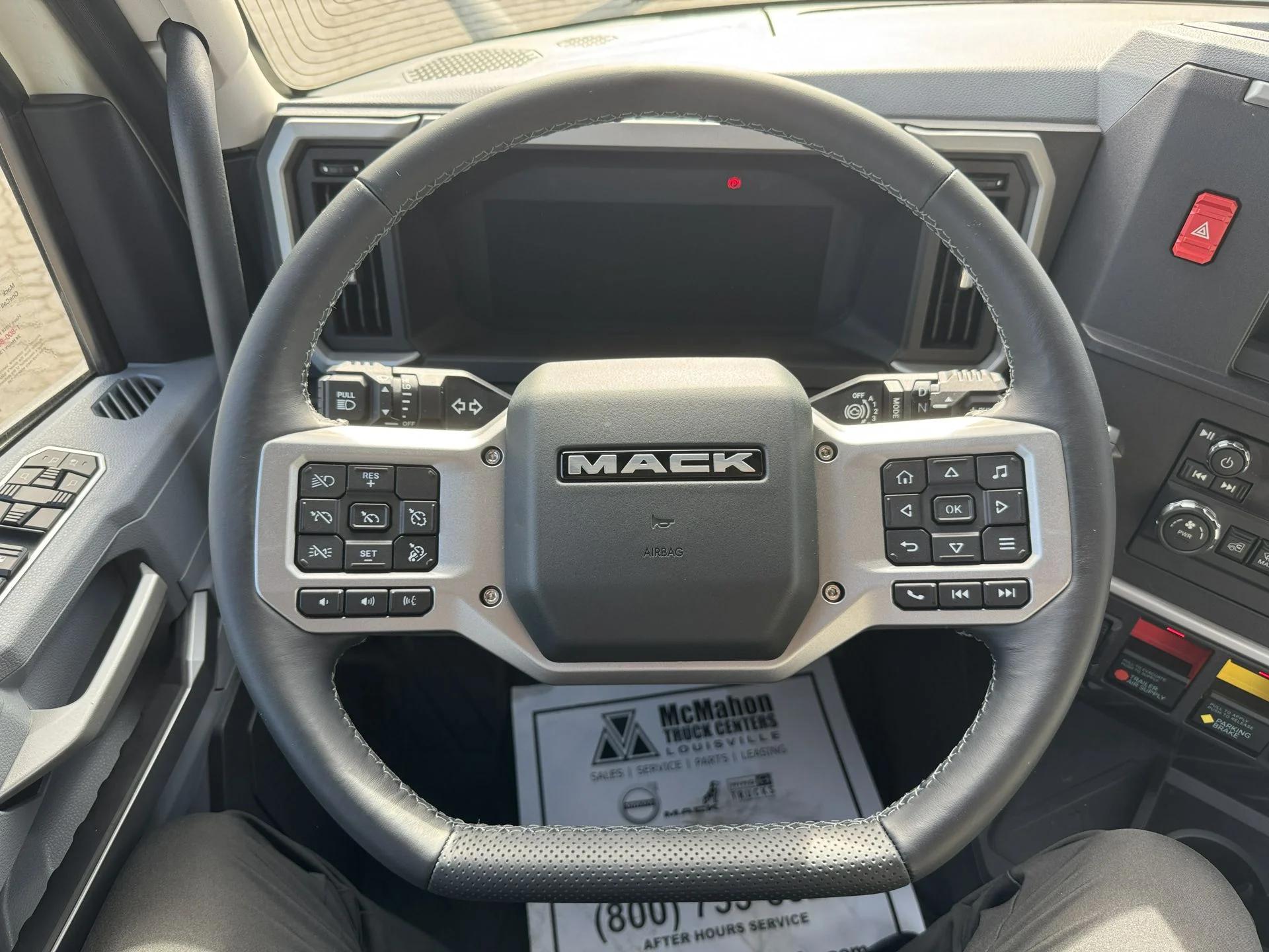 2027 Mack Anthem in Clarksville, IN — photo 8