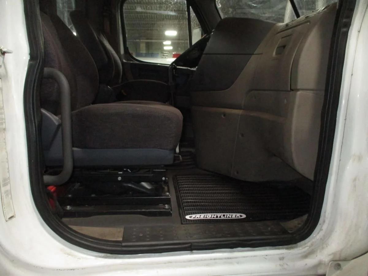 2015 Freightliner Cascadia in Commerce City, CO — photo 12