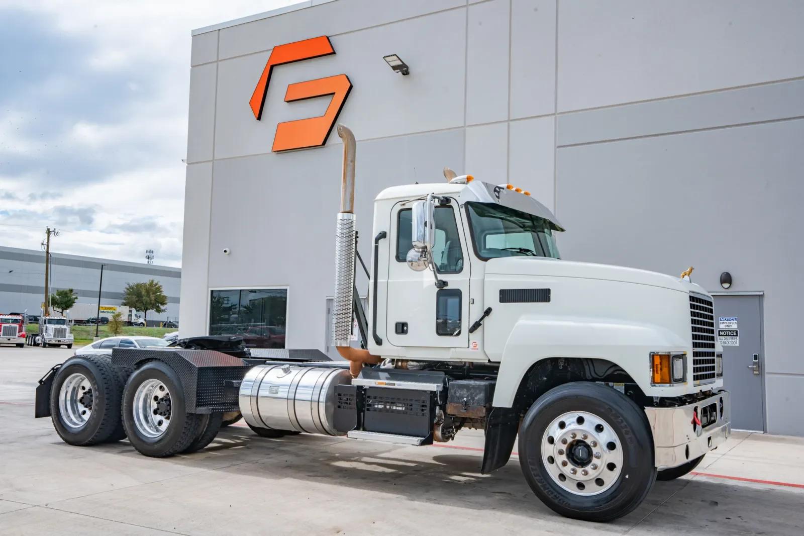 2019 Mack Pinnacle