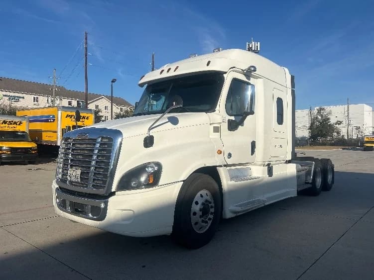 2019 Freightliner Cascadia in Houston, TX — photo 3