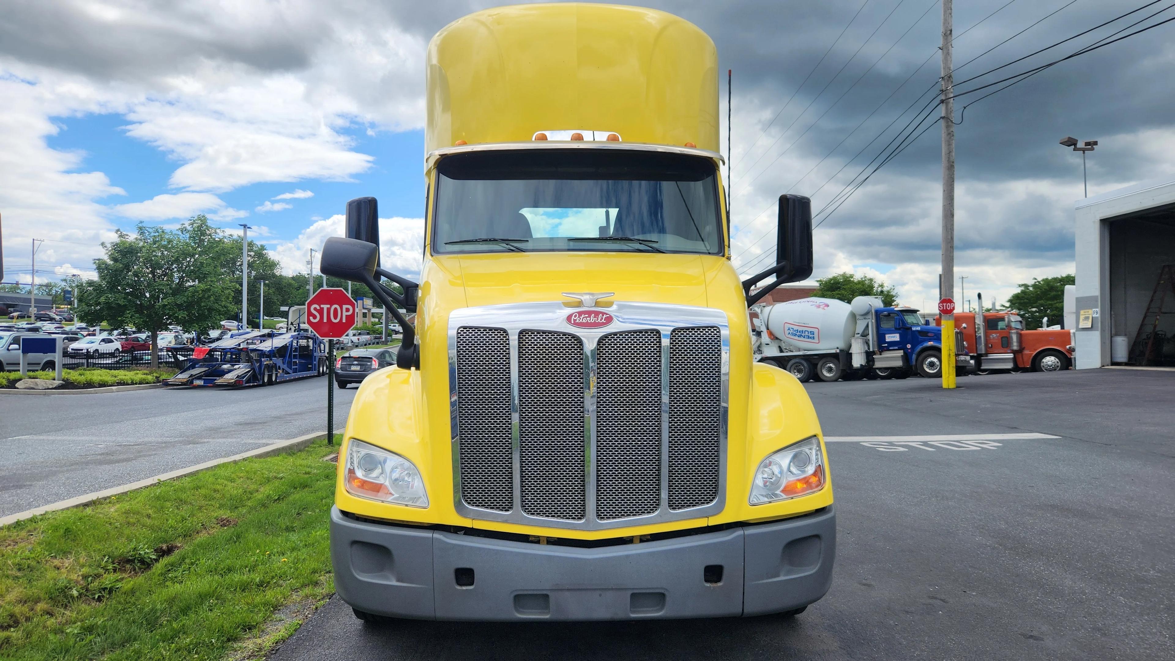 2021 Peterbilt 579 in LANCASTER, PA — photo 2