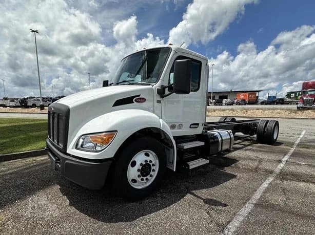 2025 Peterbilt 537