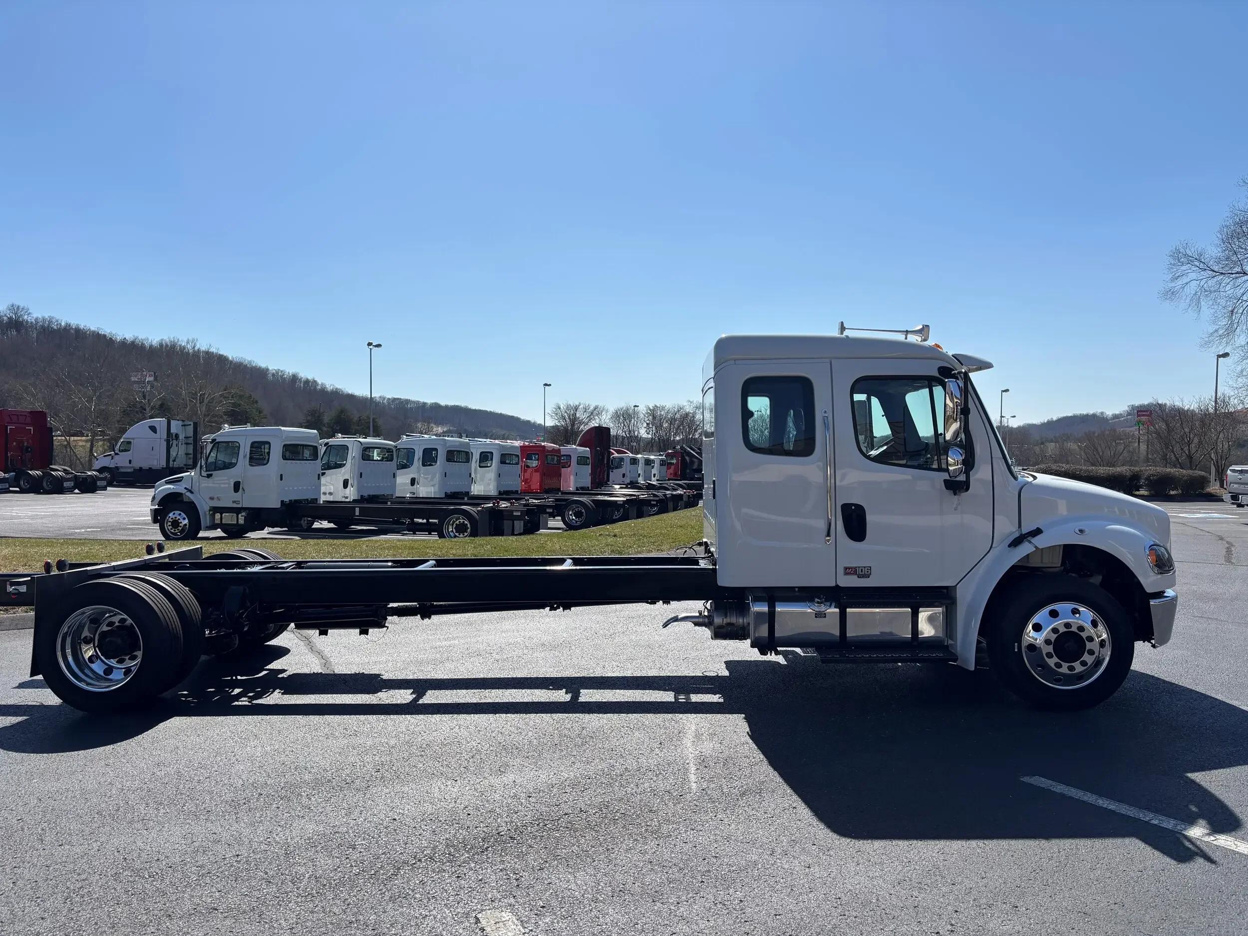 2025 Freightliner M2 106 in Knoxville, TN — photo 4