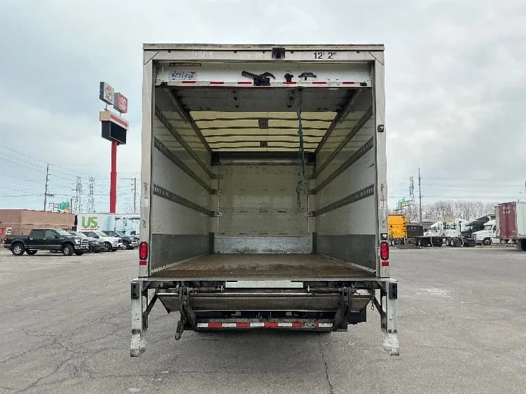2022 Isuzu NQR in East Chicago, IN — photo 8