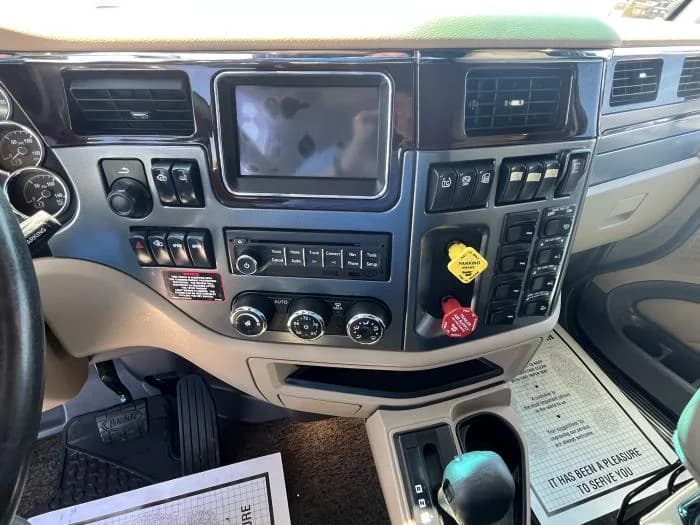 2015 Peterbilt 579 — photo 15