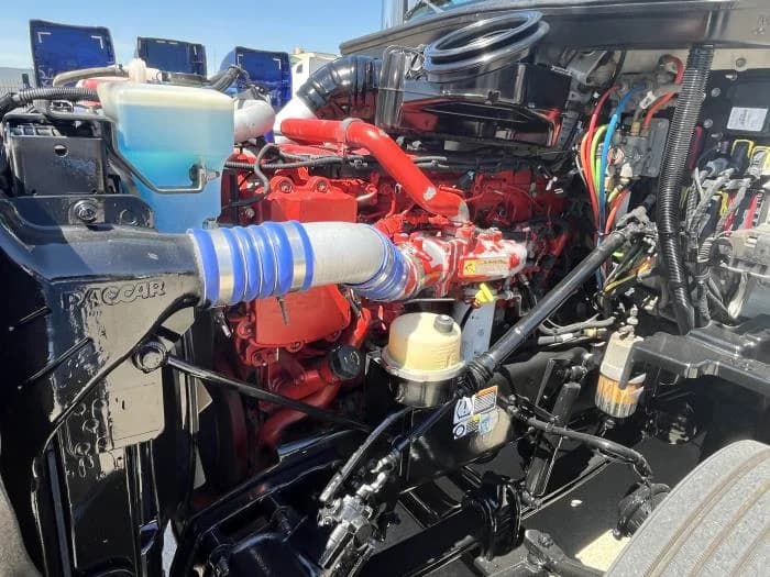 2015 Peterbilt 579 — photo 9