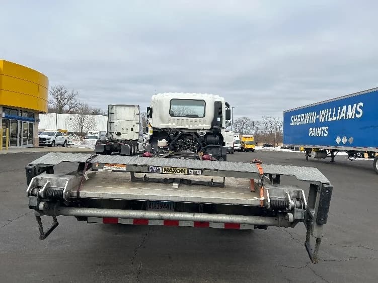 2020 Isuzu FTR in Montgomery, NY — photo 7