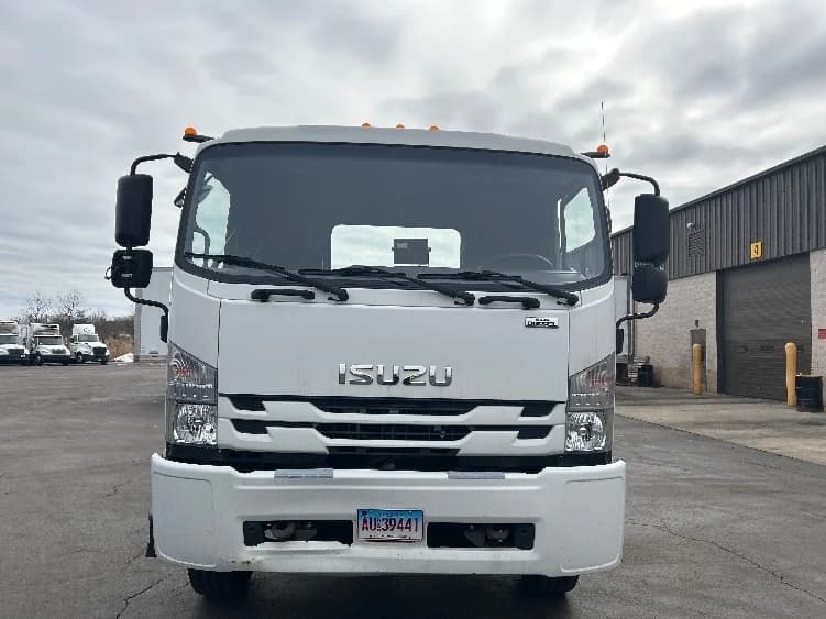 2020 Isuzu FTR in Montgomery, NY — photo 2