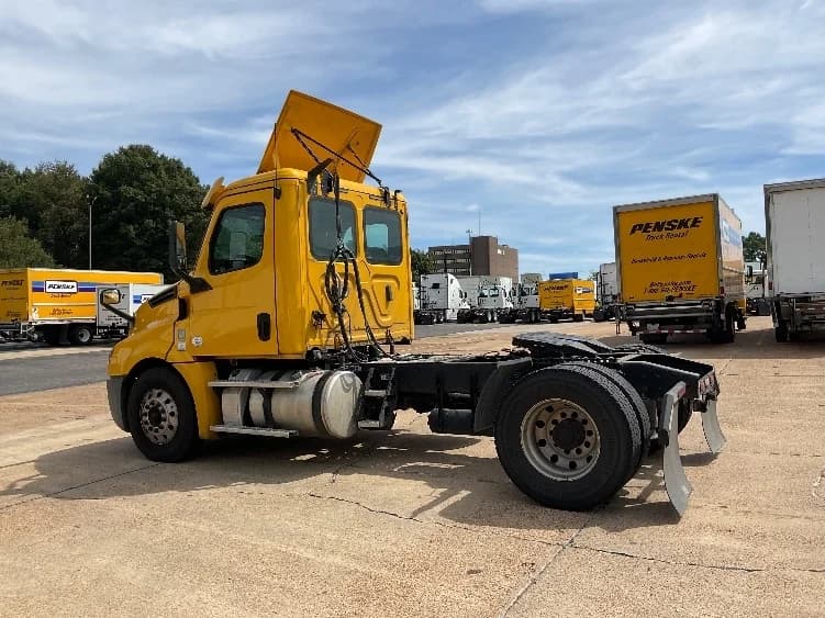 2019 Freightliner Cascadia in Memphis, TN — photo 5