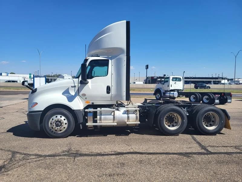 2020 International LT in AMARILLO — photo 2