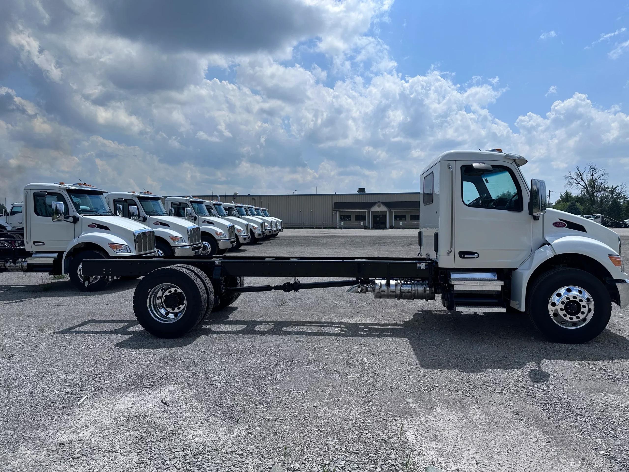 2026 Peterbilt 536 — photo 4