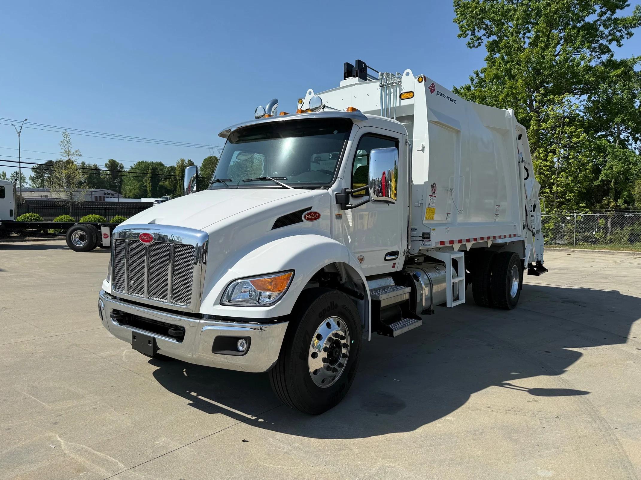 2025 Peterbilt 537