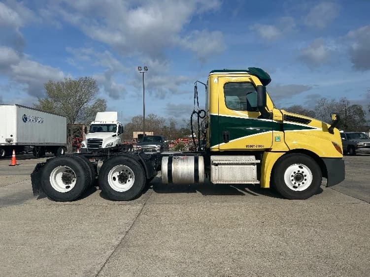 2021 Freightliner Cascadia in Hammond, LA — photo 8