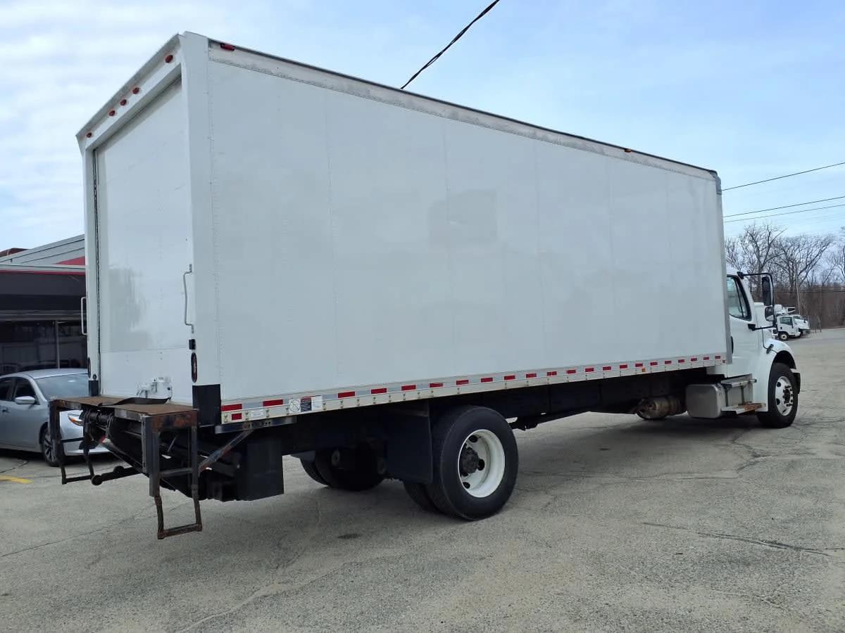 2018 Freightliner M2 106 in Warwick, RI — photo 4