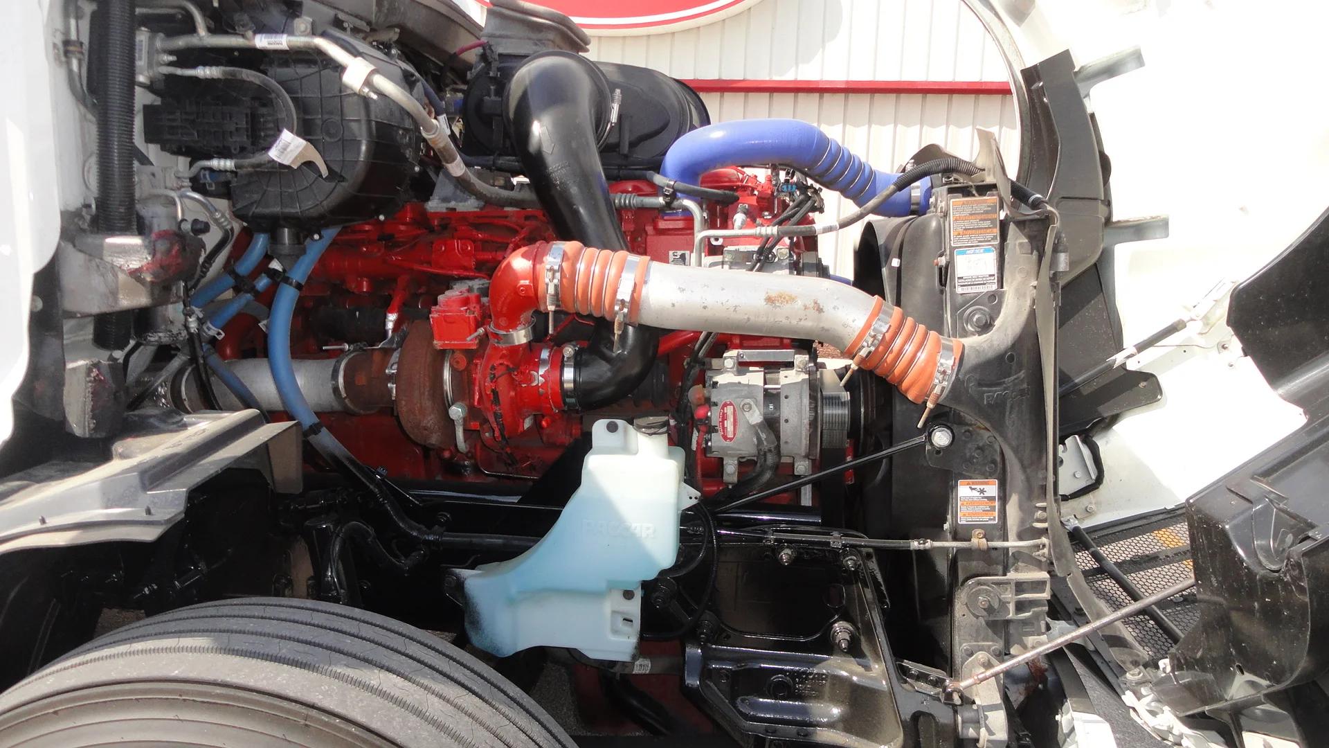 2024 Peterbilt 579 in O'Fallon, MO — photo 11