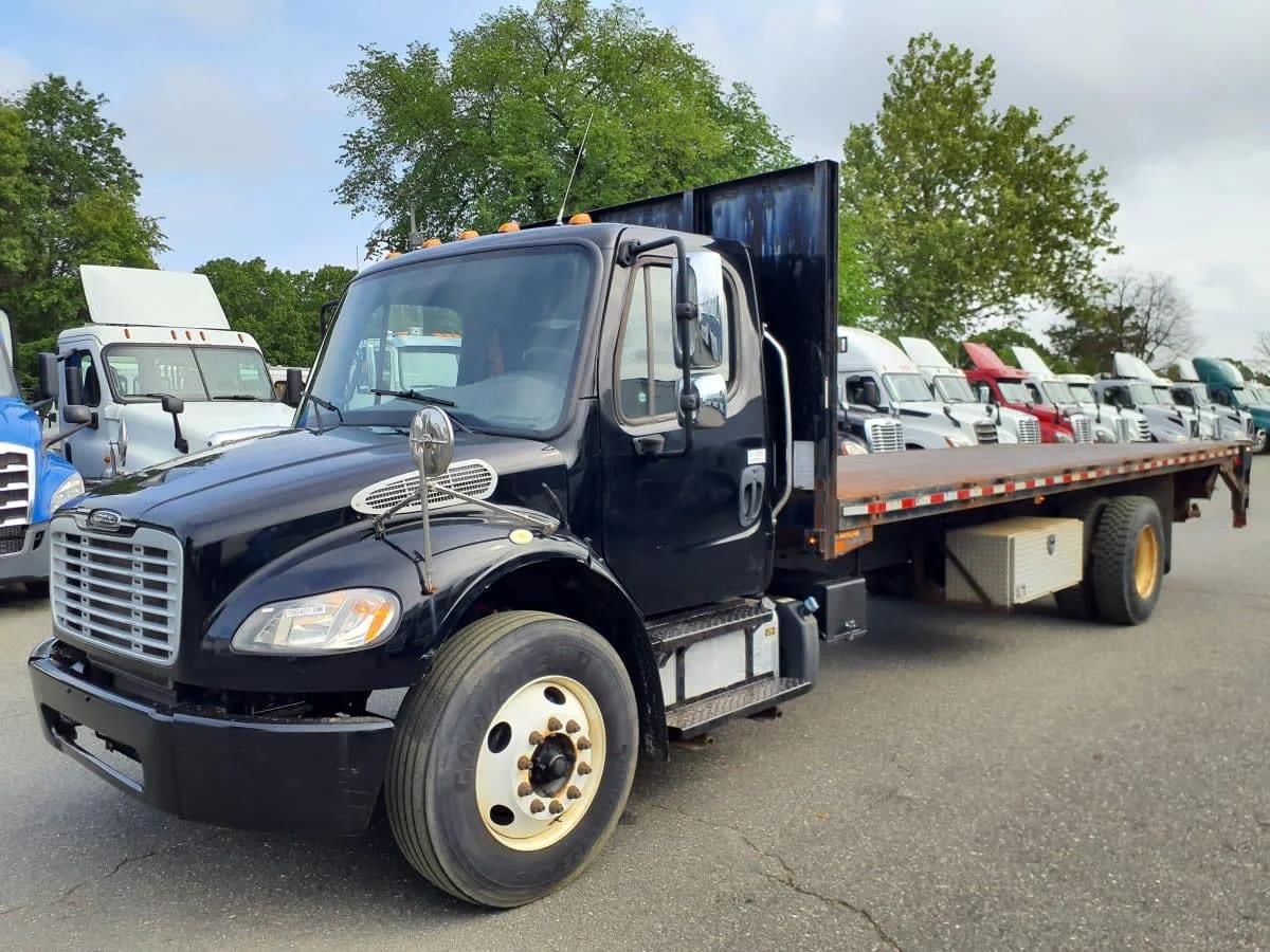 2018 Freightliner M2 106