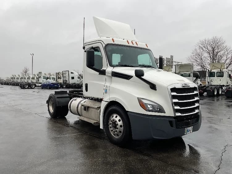 2020 Freightliner Cascadia in Middlefield, OH