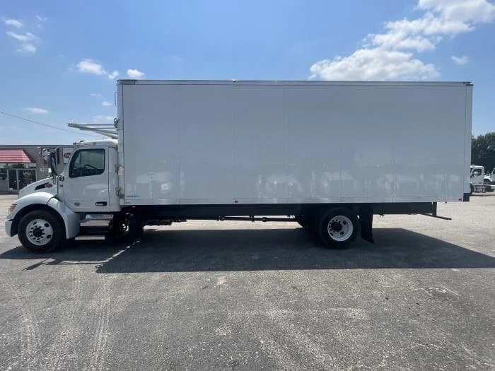 2025 Peterbilt 536 in Dallas, TX — photo 4