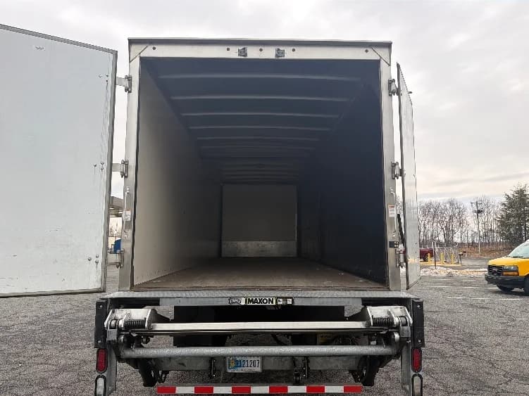 2022 Freightliner M2 106 in Manassas, VA — photo 8