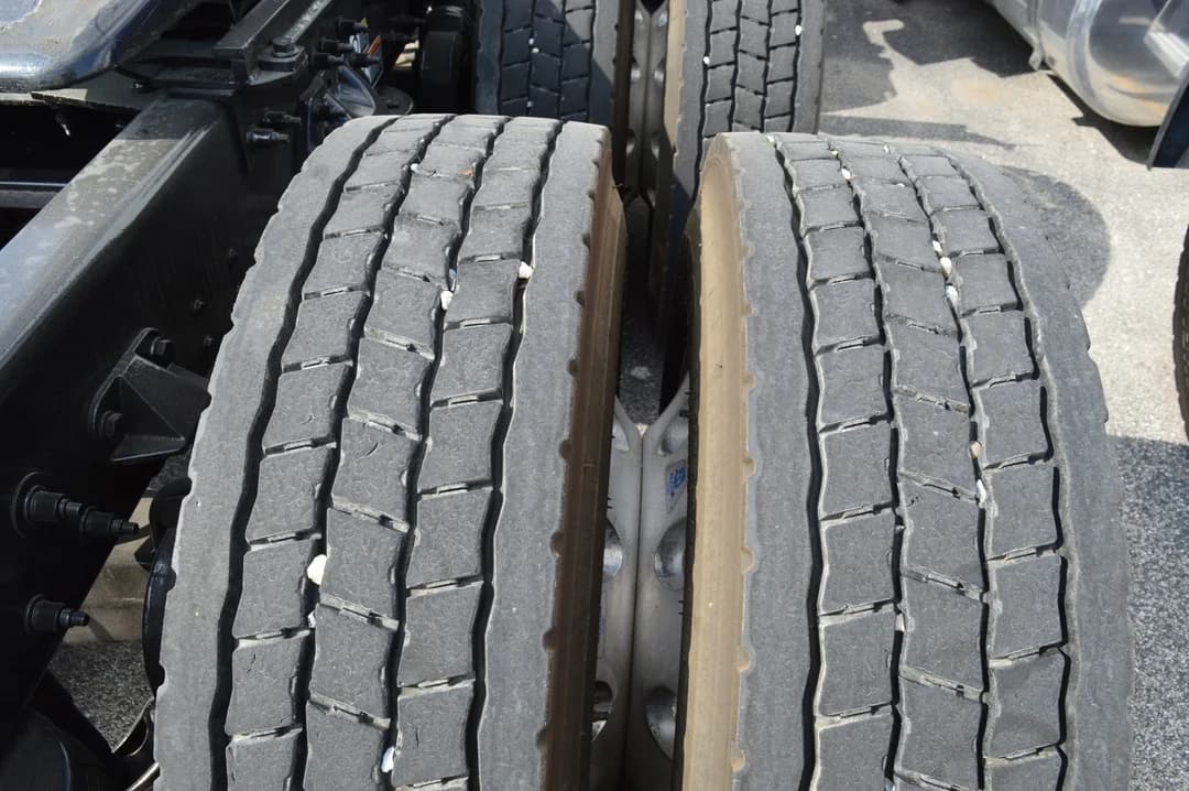 2019 Peterbilt 579 in SAN ANTONIO, TX — photo 9