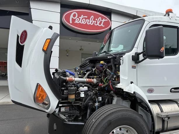 2025 Peterbilt 548 in Portland, OR — photo 6