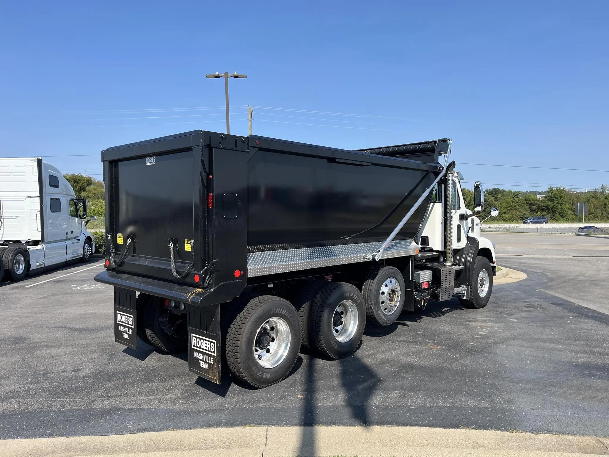 2024 Autocar DC-64 in LA VERGNE, TN — photo 3