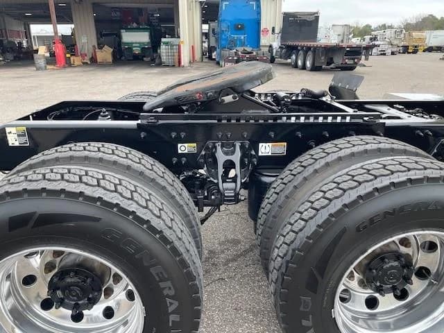 2021 Peterbilt 579 in Tampa, FL — photo 6