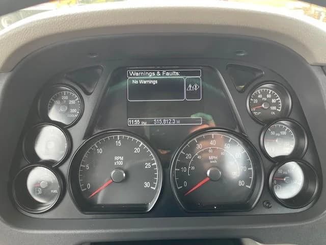 2021 Peterbilt 579 in Tampa, FL — photo 15