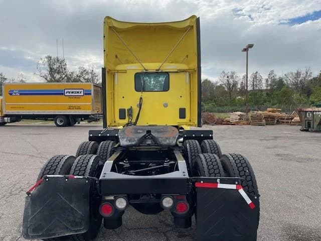 2021 Peterbilt 579 in Tampa, FL — photo 5