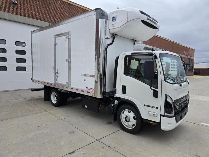2025 Isuzu NRR
