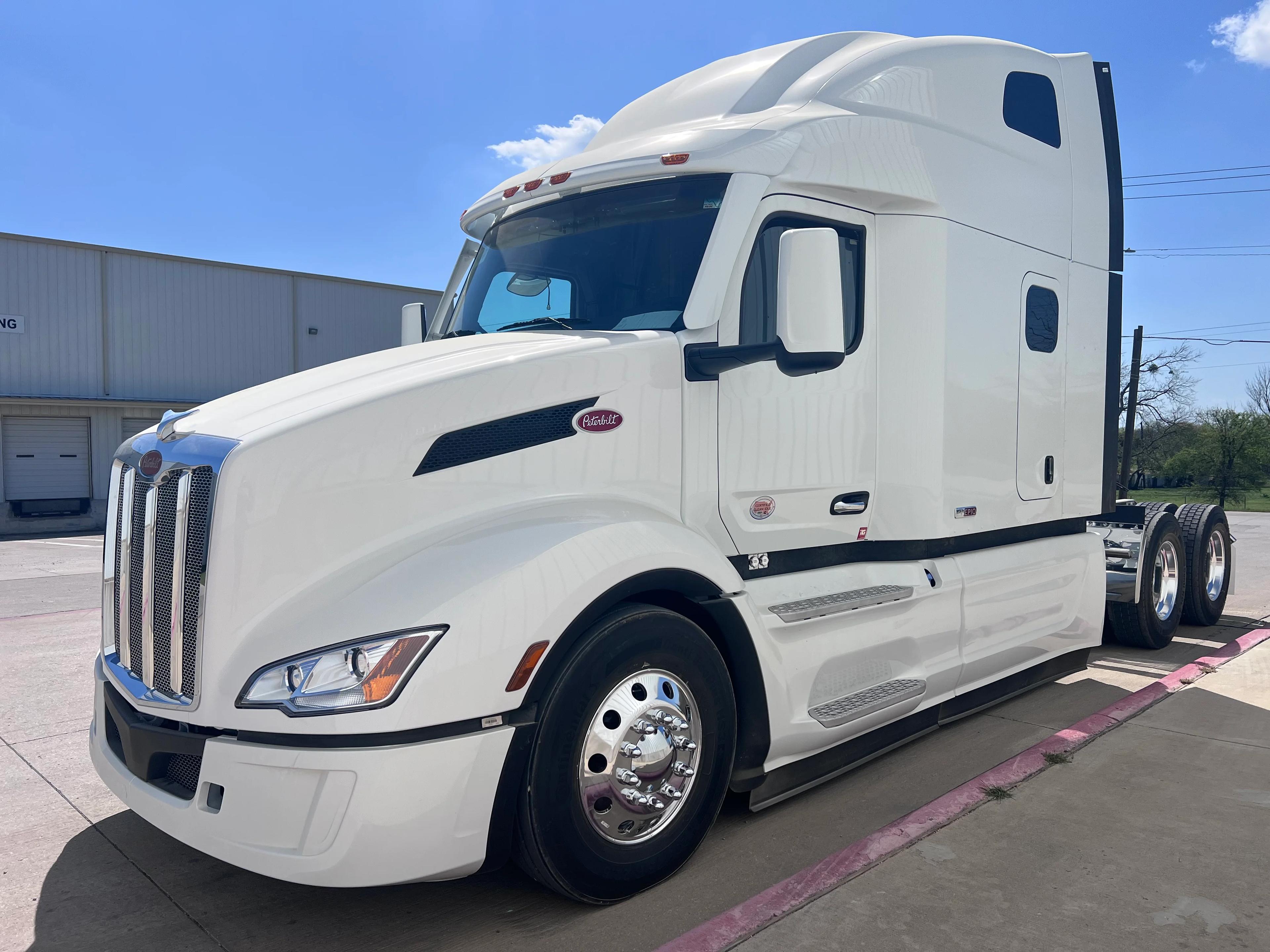 2027 Peterbilt 579