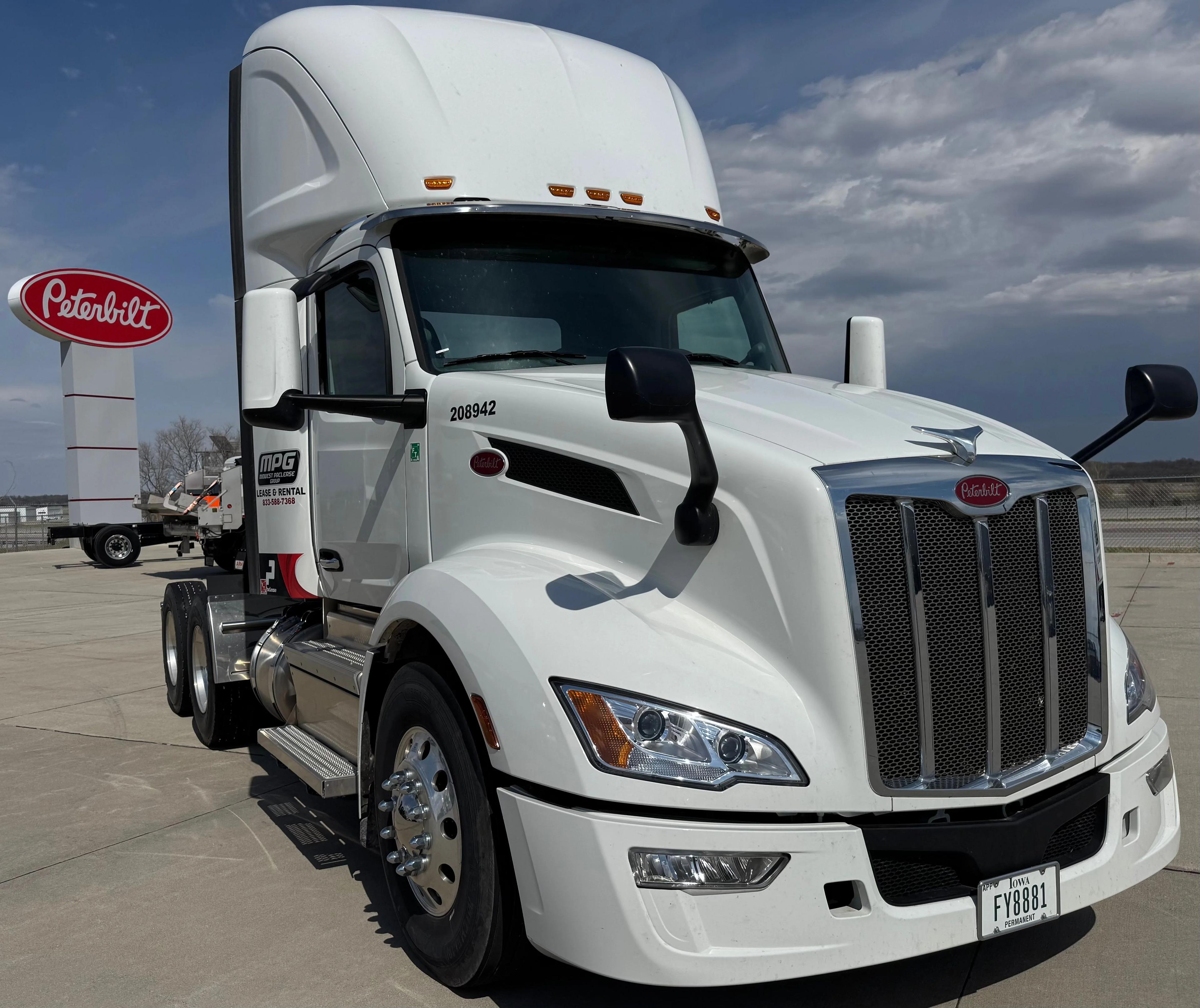 2025 Peterbilt 579 in GRETNA, NE — photo 3