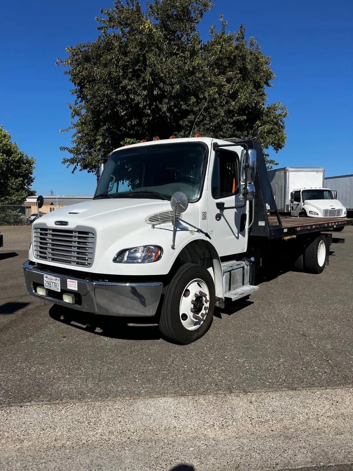 2019 Freightliner M2 106