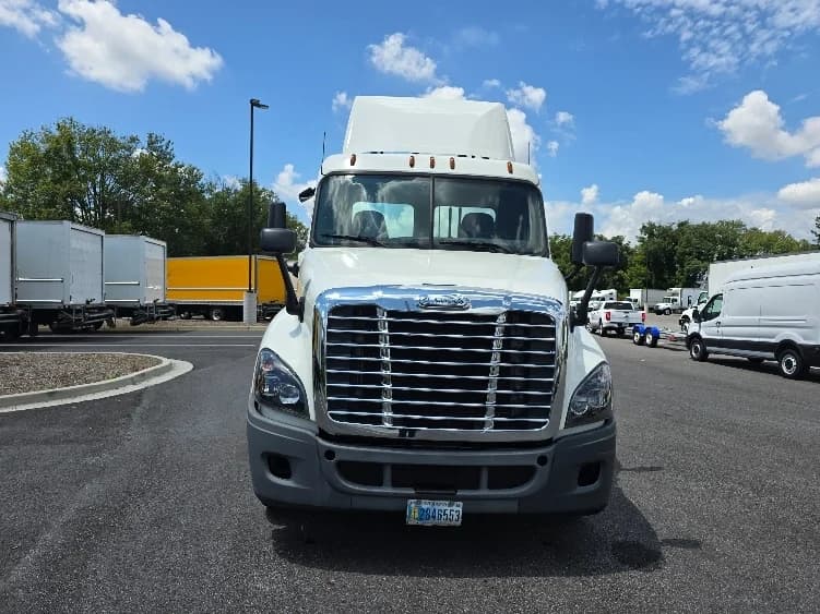 2020 Freightliner Cascadia in Atlanta (Forest Park), GA — photo 2