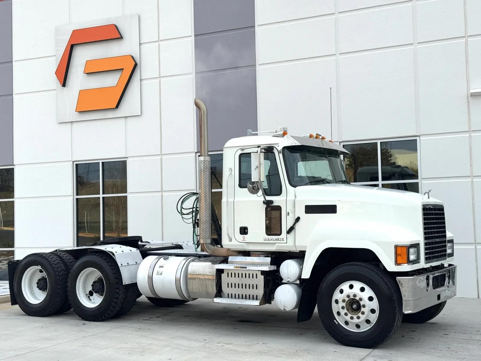 2016 Mack Pinnacle