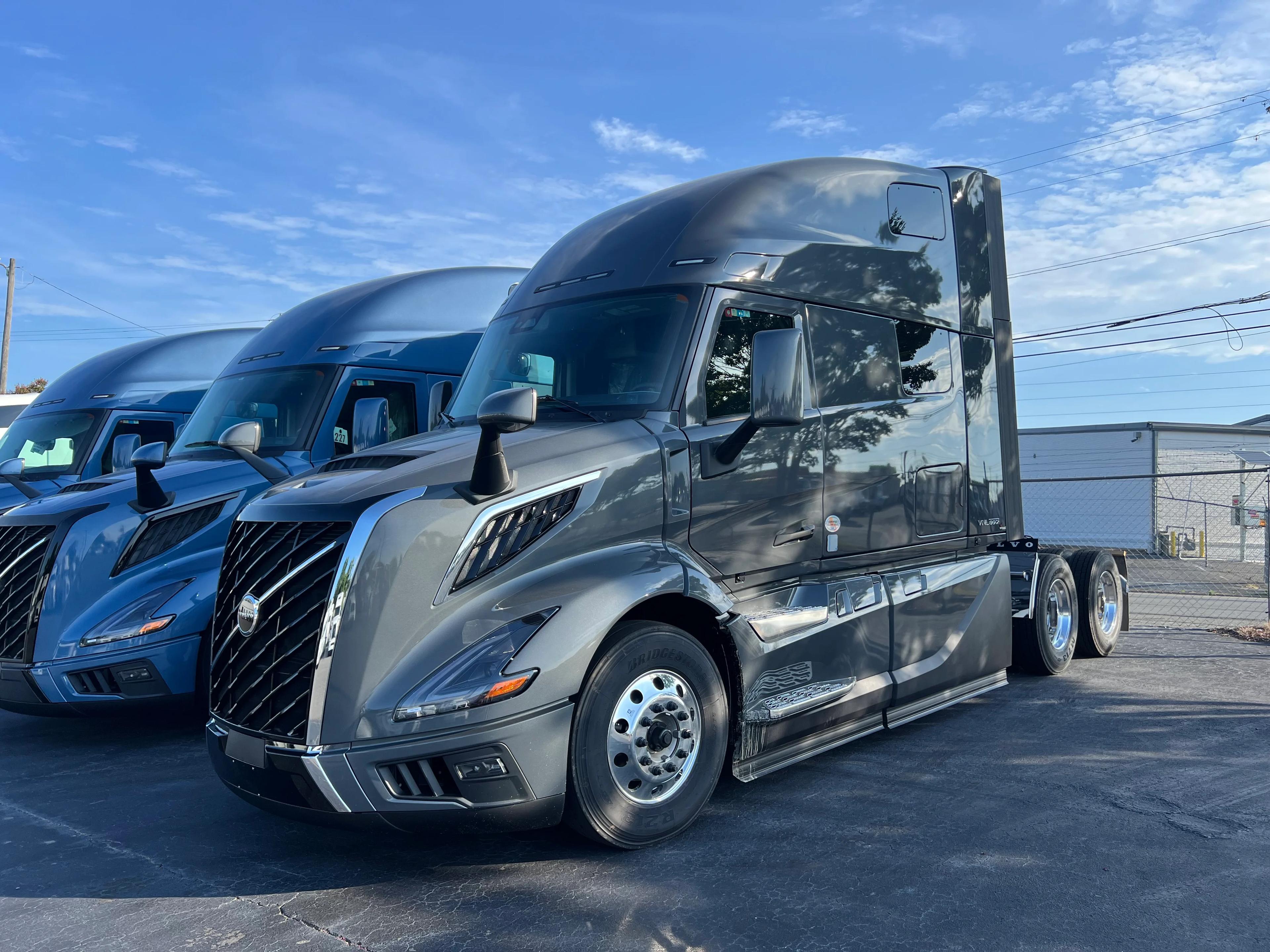 2026 Volvo VNL 860 in GREENSBORO, NC